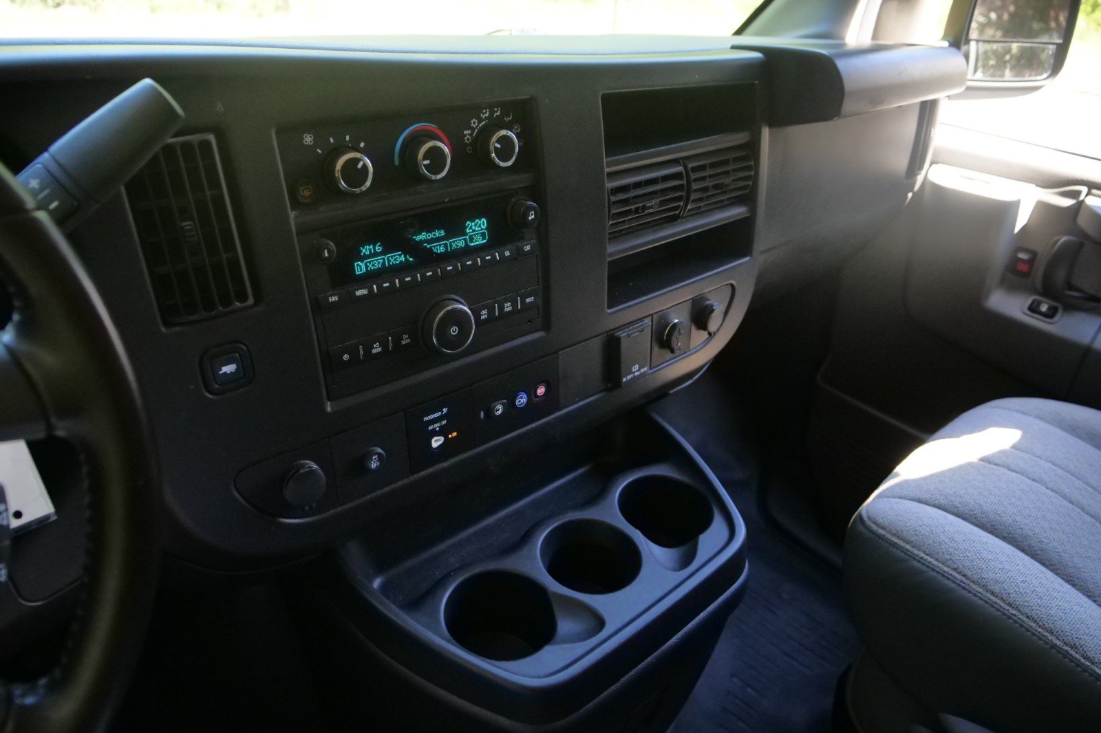 Used 2022 GMC Savana 2500 w/ Communications Package RWD image 14