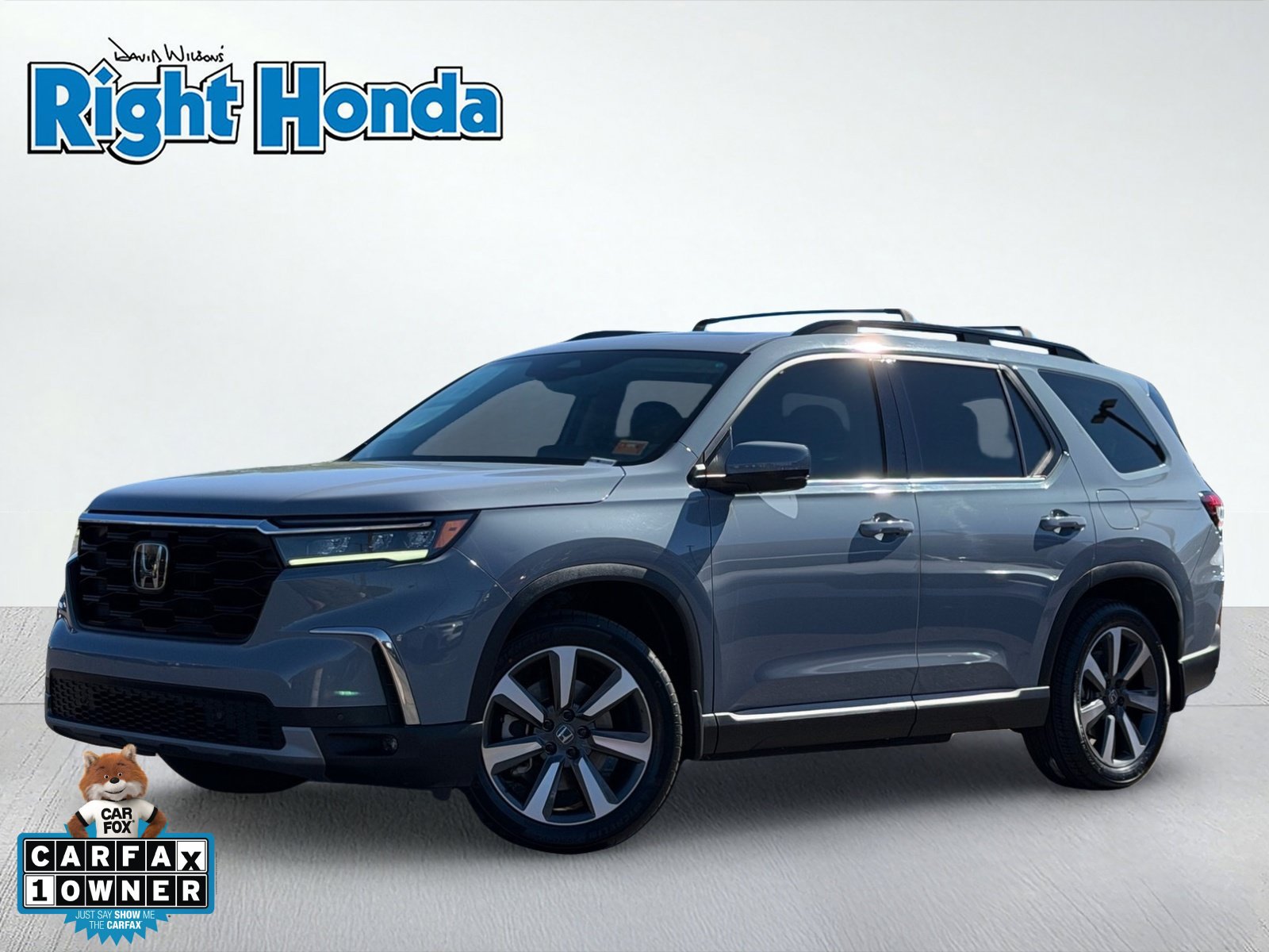 Used 2024 Honda Pilot Touring image 1