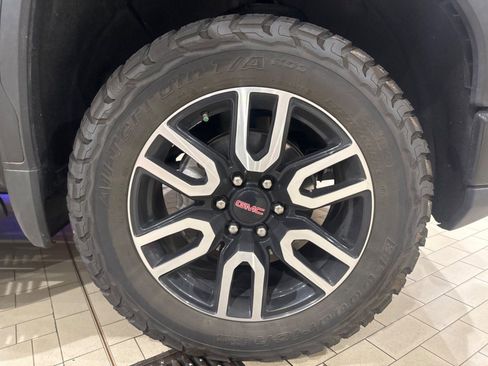 Used 2023 GMC Sierra 1500 AT4 w/ AT4 Premium Package AWD/4WD image 5