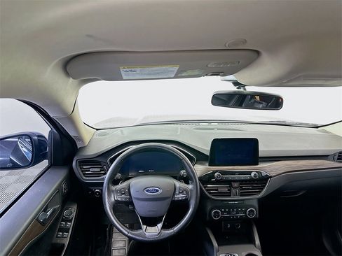 Used 2020 Ford Escape Titanium image 22