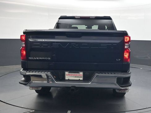 Used 2022 Chevrolet Silverado 1500 LT AWD/4WD image 5