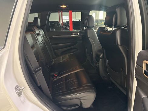 Used 2015 Jeep Grand Cherokee Laredo w/ Quick Order Package 23E AWD/4WD image 38