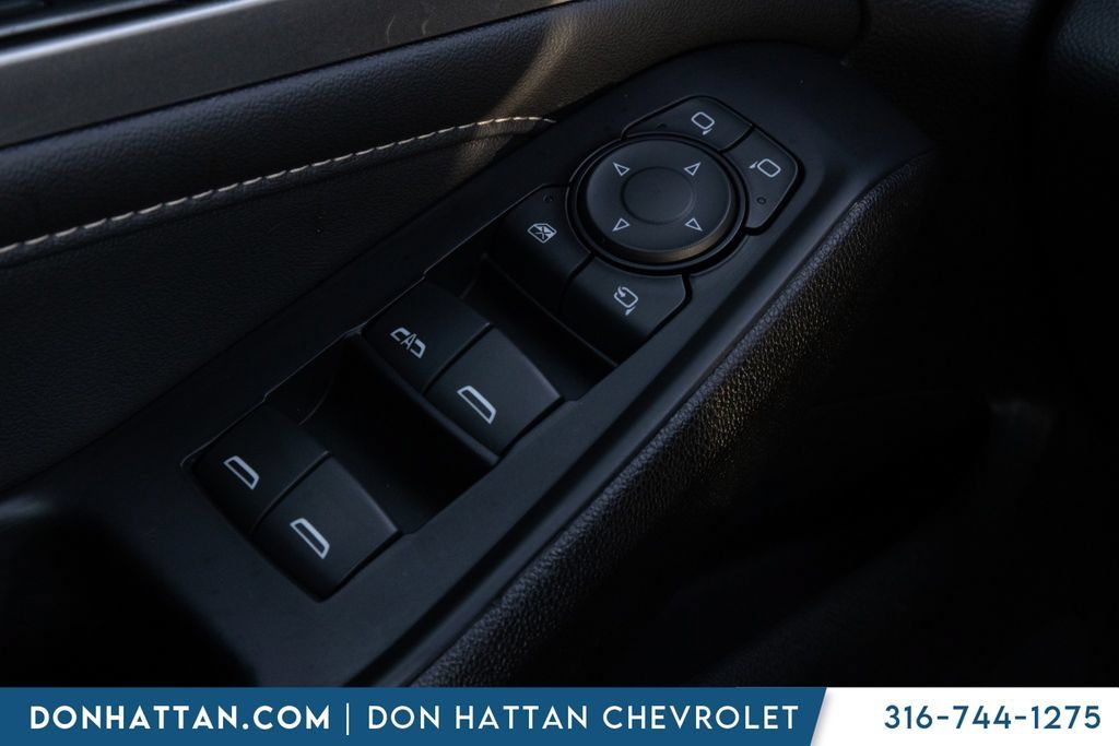 Used 2023 Chevrolet Traverse LT w/ LT Premium Package AWD/4WD image 10