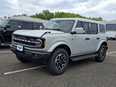 New 2026 Ford Bronco Outer Banks AWD/4WD image 3