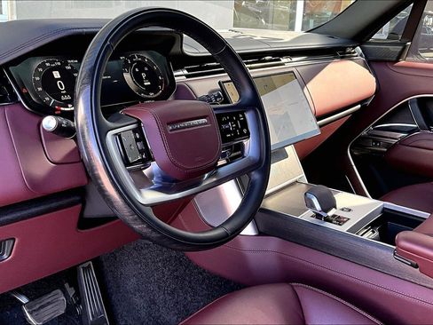 Used 2025 Land Rover Range Rover Autobiography image 13