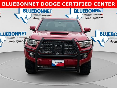 Used 2016 Toyota Tacoma TRD Sport RWD image 2