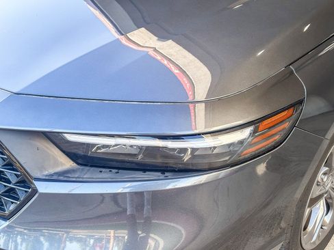 Used 2024 Honda Accord EX image 9