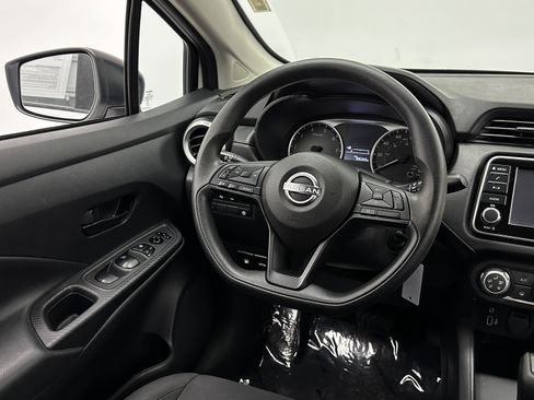 Used 2023 Nissan Versa S w/ Trunk Package image 25