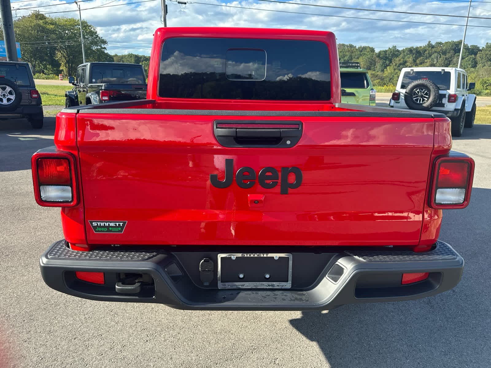 New 2025 Jeep Gladiator Sport AWD/4WD image 8
