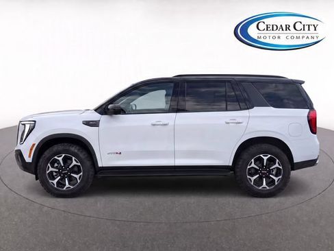Used 2025 GMC Yukon XL AT4 w/ AT4 Premium Package AWD/4WD image 6