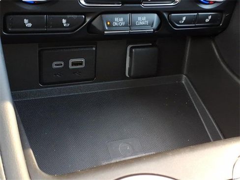 Certified 2024 Chevrolet Tahoe Z71 w/ Luxury Package image 12