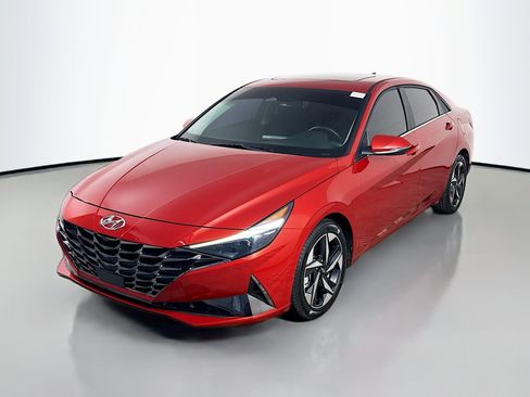 Used 2021 Hyundai Elantra Limited FWD image 4