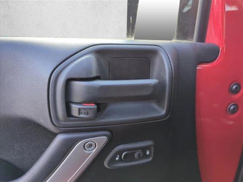 Used 2017 Jeep Wrangler Sahara image 14