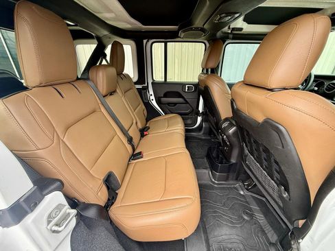 Used 2020 Jeep Wrangler Unlimited Rubicon AWD/4WD image 10