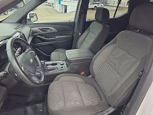 Used 2023 Chevrolet Traverse LT image 18