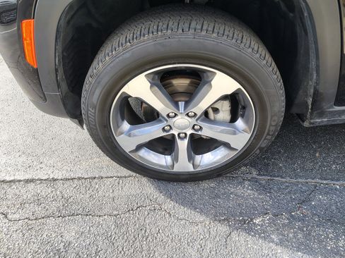 Certified 2024 Jeep Grand Cherokee Limited AWD/4WD image 5