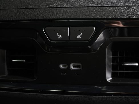 Used 2023 GMC Sierra 1500 AT4 w/ AT4 Premium Package image 12