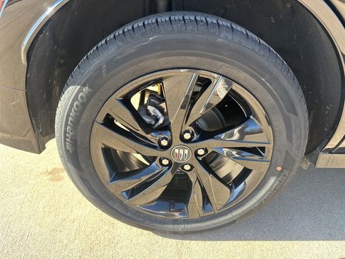 Used 2024 Buick Encore GX Sport Touring image 40