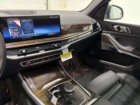 Used 2026 BMW X5 xDrive40i w/ Parking Assistance Package AWD/4WD image 13