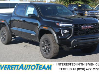 New 2025 GMC Canyon Elevation w/ Convenience Package