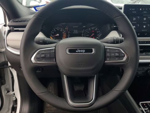 Used 2025 Jeep Compass Limited image 14