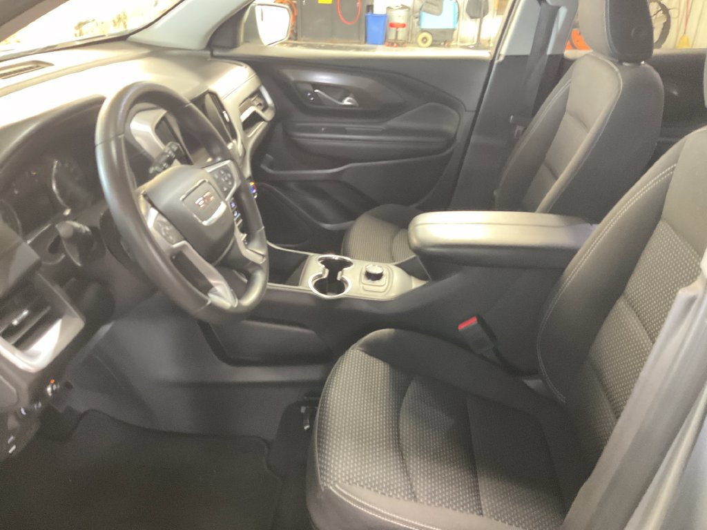 Used 2024 GMC Terrain SLE AWD/4WD image 13