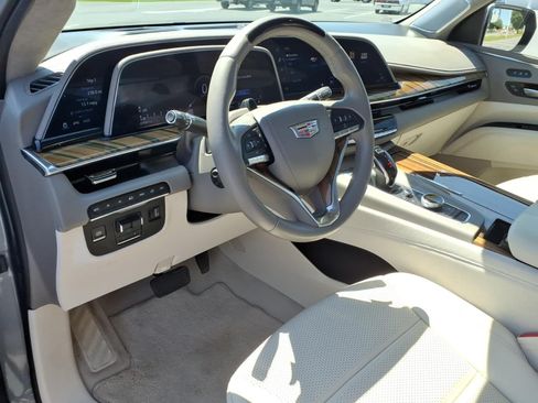 Certified 2022 Cadillac Escalade ESV Premium Luxury Platinum AWD/4WD image 23