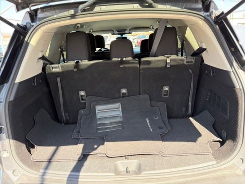 Used 2024 Nissan Pathfinder SV image 27