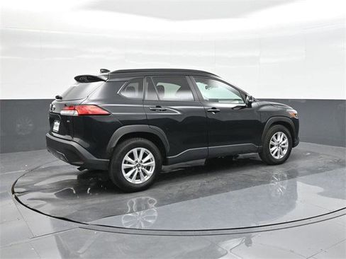 Certified 2025 Toyota Corolla Cross LE image 15