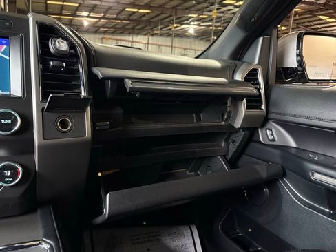 Used 2021 Ford Expedition Max XLT image 47