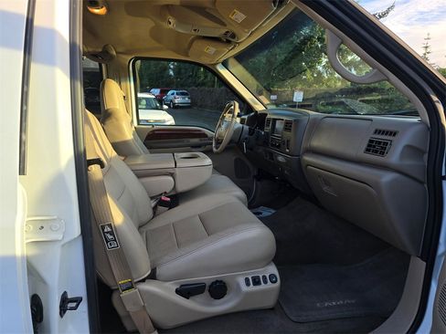 Used 2002 Ford F350 Lariat image 11