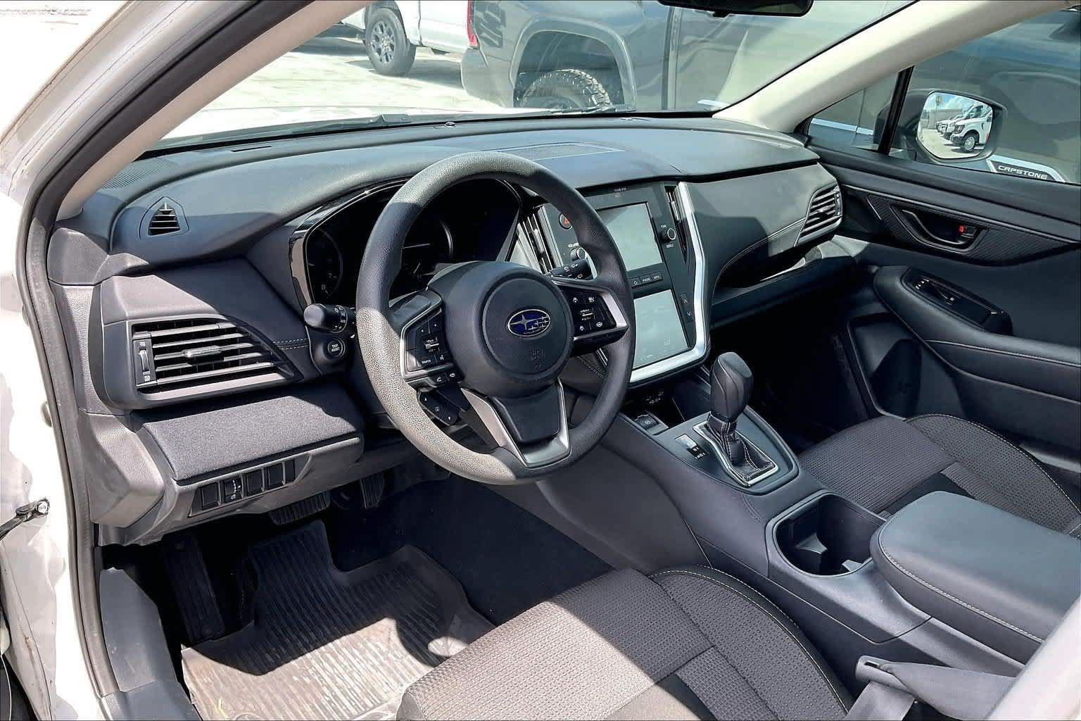 Used 2022 Subaru Outback AWD/4WD image 2
