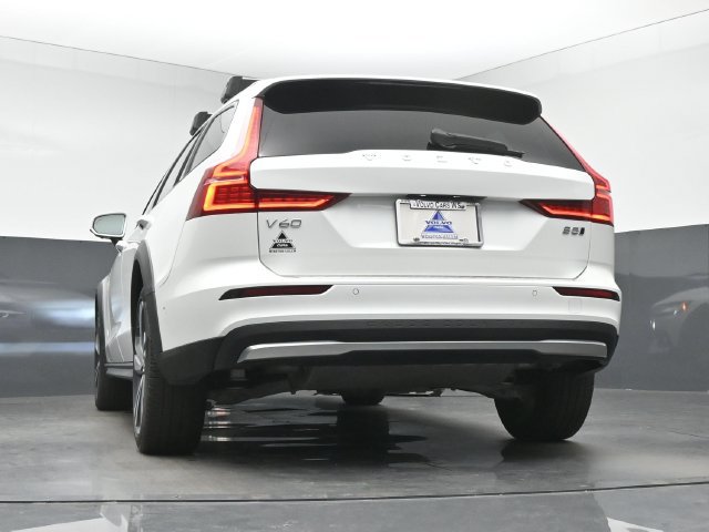 Used 2024 Volvo V60 B5 Cross Country Plus w/ Protection Package Premier AWD/4WD image 15