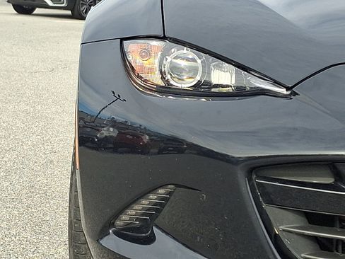 Used 2017 MAZDA MX-5 Miata RF Grand Touring image 9