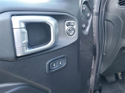 Used 2024 Jeep Gladiator Sport image 19