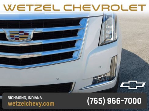 Certified 2020 Cadillac Escalade ESV Premium Luxury AWD/4WD image 9
