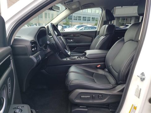 Used 2025 Honda Pilot EX-L image 16