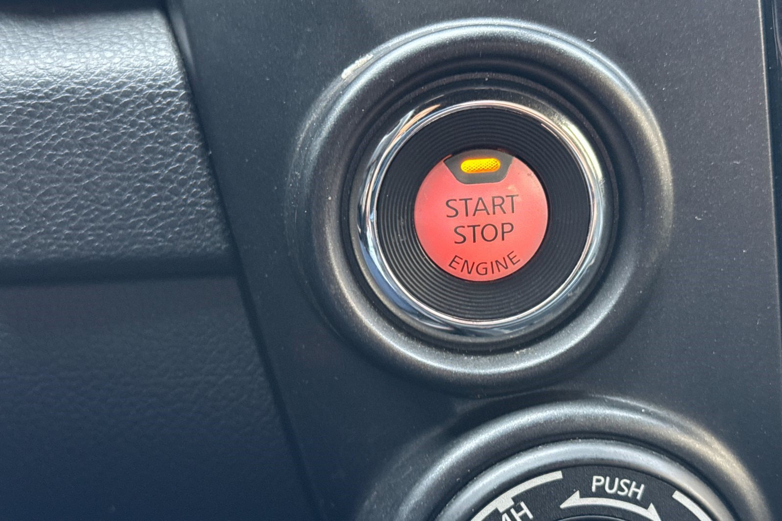 Used 2021 Nissan Titan PRO-4X w/ Pro-4x Convenience Package AWD/4WD image 17
