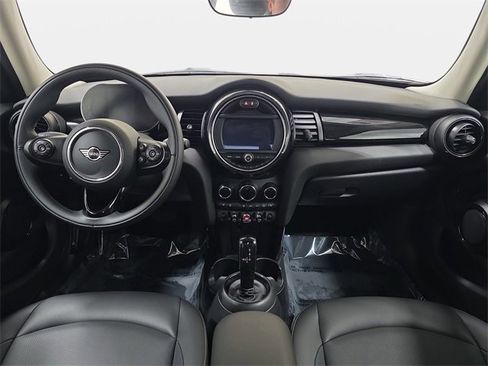 Used 2021 MINI Cooper 4-Door Hardtop w/ 6.5" Touchscreen Package image 10