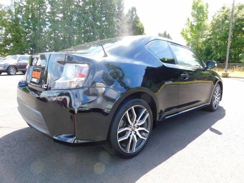 Used 2014 Scion tC FWD image 2