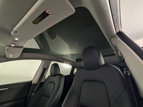 Used 2024 Tesla Model Y Long Range RWD image 29