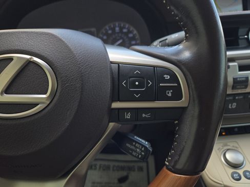 Used 2017 Lexus ES 300h FWD image 16