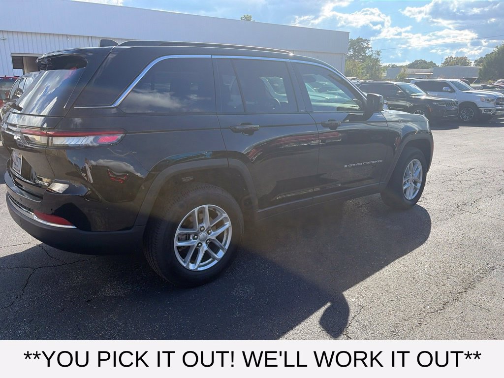 Used 2025 Jeep Grand Cherokee Laredo X w/ Luxury Tech Group I RWD image 6