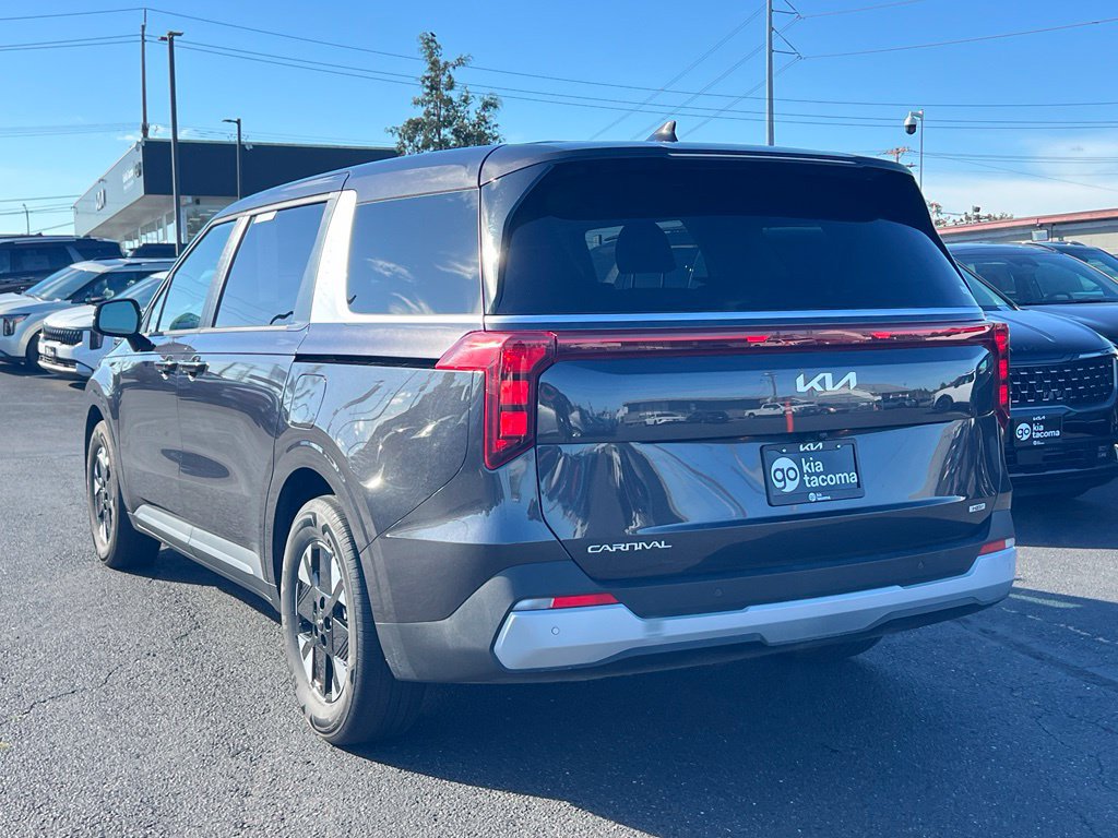 Certified 2026 Kia Carnival LXS FWD image 9