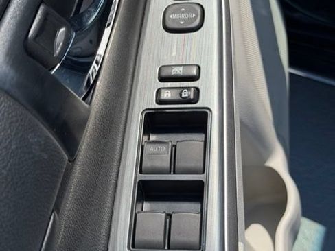 Used 2013 Toyota Camry LE FWD image 16