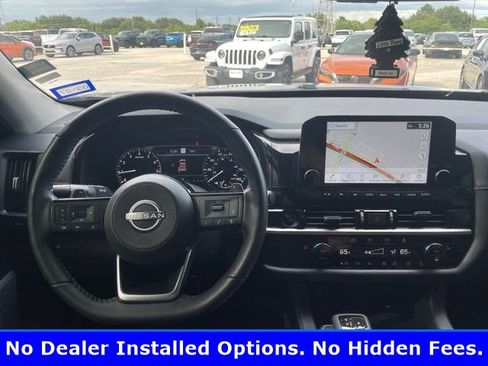 Used 2025 Nissan Pathfinder SL FWD image 6