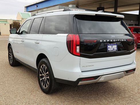 Used 2025 Ford Expedition Platinum AWD/4WD image 2