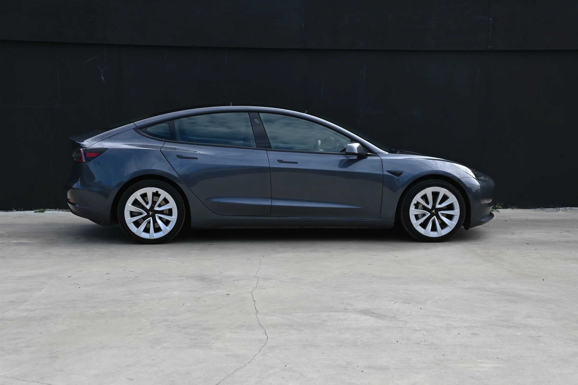 Used 2023 Tesla Model 3 Standard Range RWD image 8