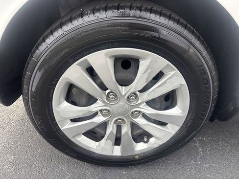 Used 2022 Kia Soul LX image 22