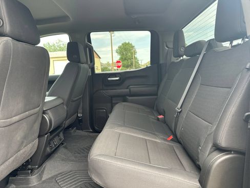 Used 2025 Chevrolet Silverado 1500 Custom Trail Boss w/ Dark Appearance Package AWD/4WD image 17